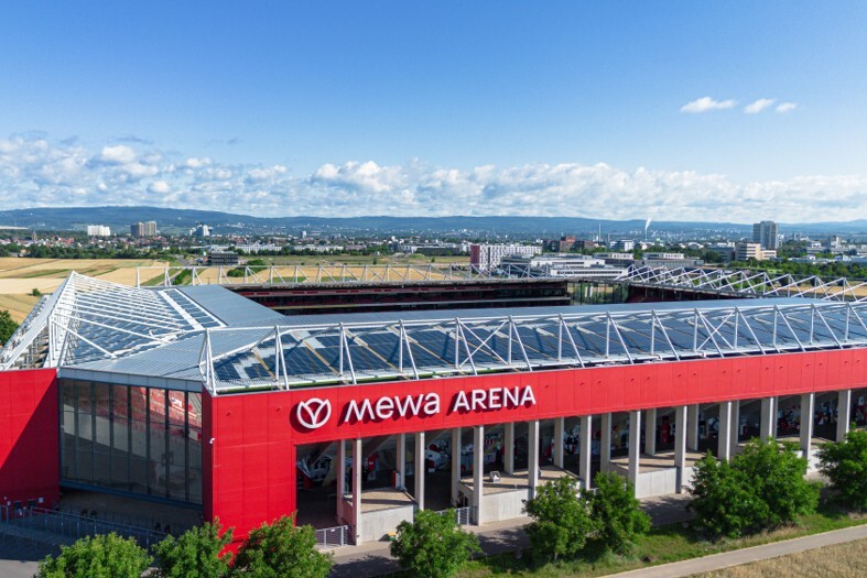 MEWA ARENA_außen_