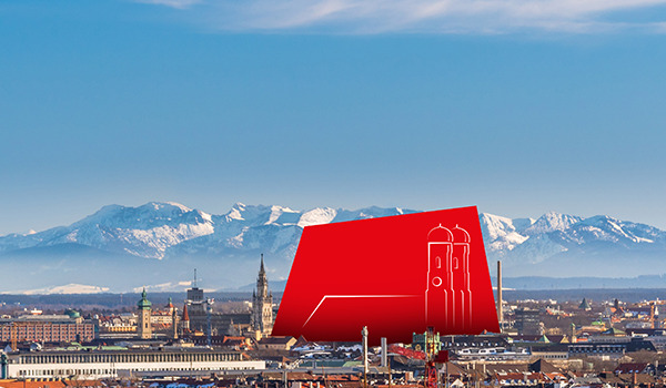 Illustration der Münchner Skyline mit den Alpen im Hintergrund und DATAGROUP-Element mit Frauenkirche