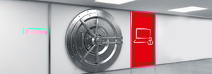 Ein massives Stahltresor-Tor in einem modernen Raum symbolisiert höchste Sicherheit. Daneben eine rote Fläche mit einem Icon aus Laptop und Schloss – Bildmotiv für Managed Identity & Access Management von DATAGROUP.